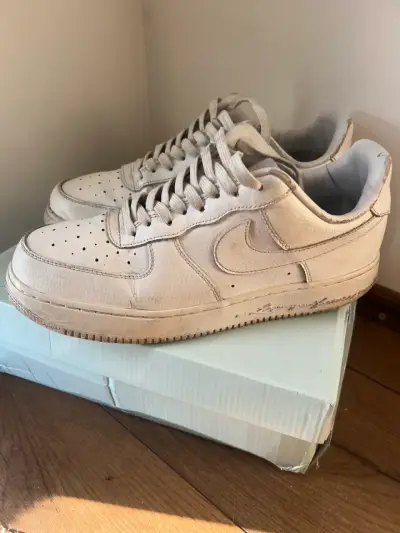 Zapatillas blancas Nike usadas - miniatura 1