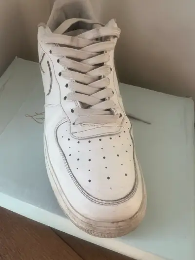 Zapatillas blancas Nike usadas - miniatura 3