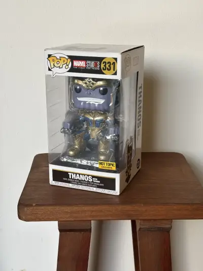 Funko Pop Thanos exclusivo #331 - miniatura 1