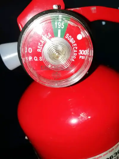 Extintor multipropósito rojo - miniatura 3