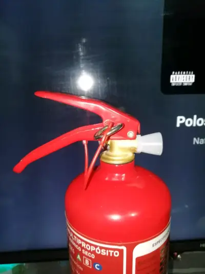 Extintor multipropósito rojo - miniatura 4