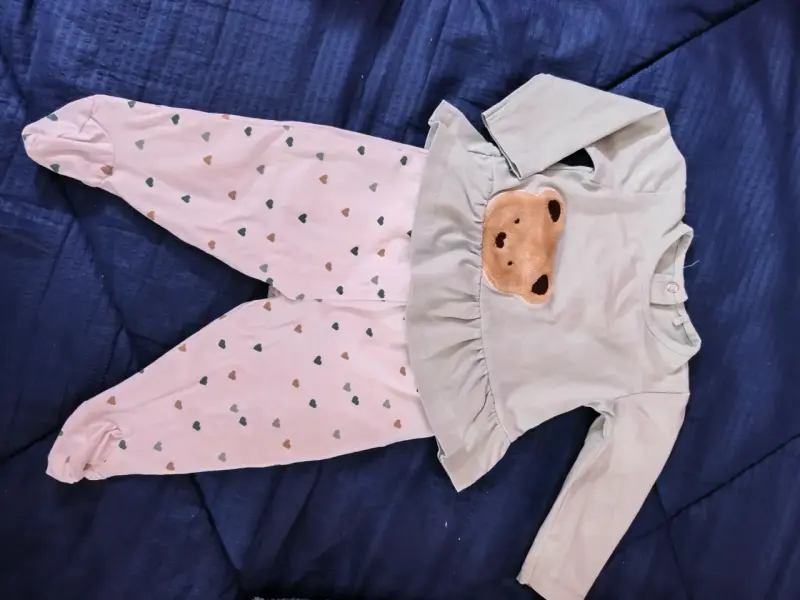 Conjunto bebé rosa con capucha - 3