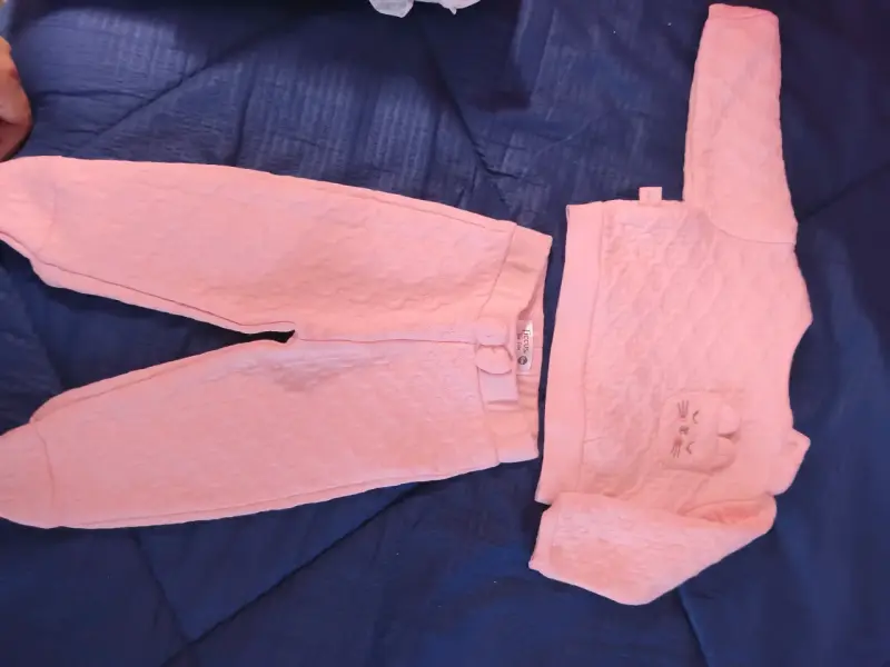 Conjunto bebé rosa con capucha - 5