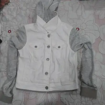 Chaqueta mezclilla con capucha gris - miniatura 2