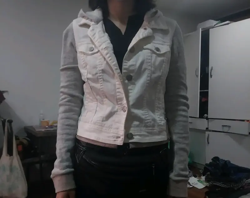 Chaqueta mezclilla con capucha gris - 3