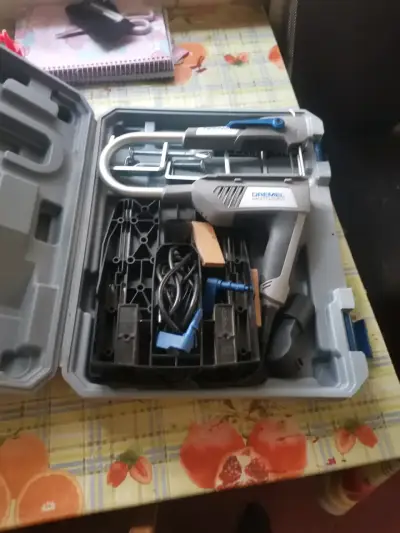 Herramienta rotativa Dremel con maleta - miniatura 1