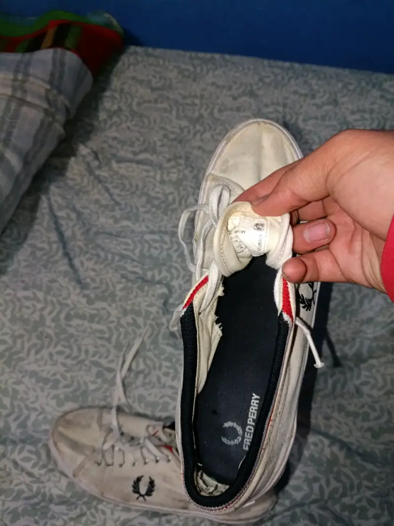 Zapatillas blancas gastadas hombre - 4