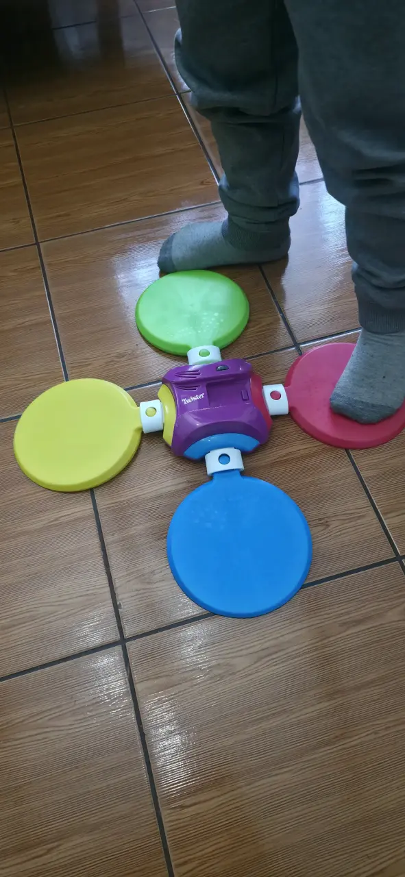 Juego Twister Moves Hip Hop Spots - 3