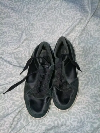 Zapatillas negras clásicas - miniatura 1
