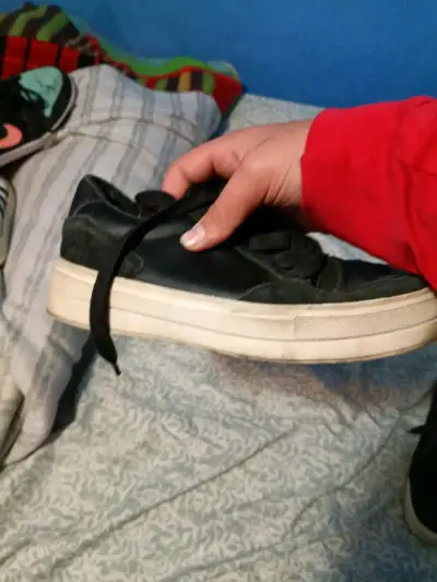 Zapatillas negras clásicas - miniatura 2