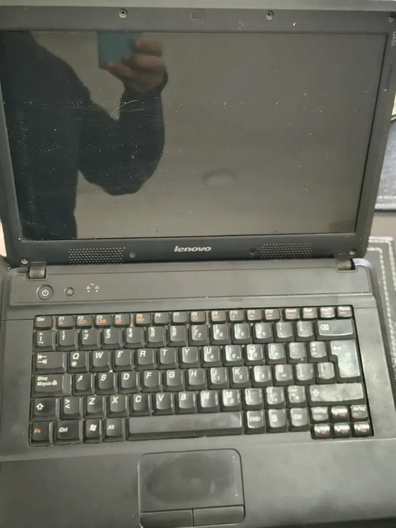 2 Notebook Lenovo y una Acer para repuestos - 3