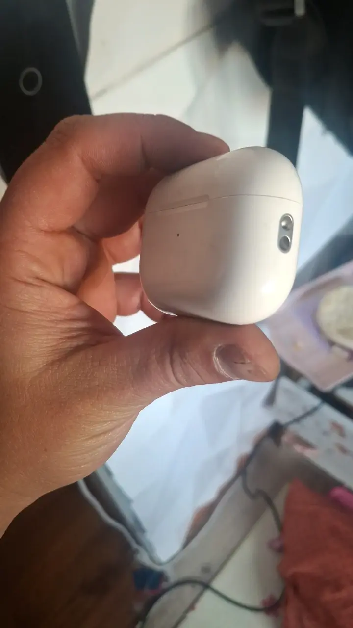 Audífonos inalámbricos blancos - 4