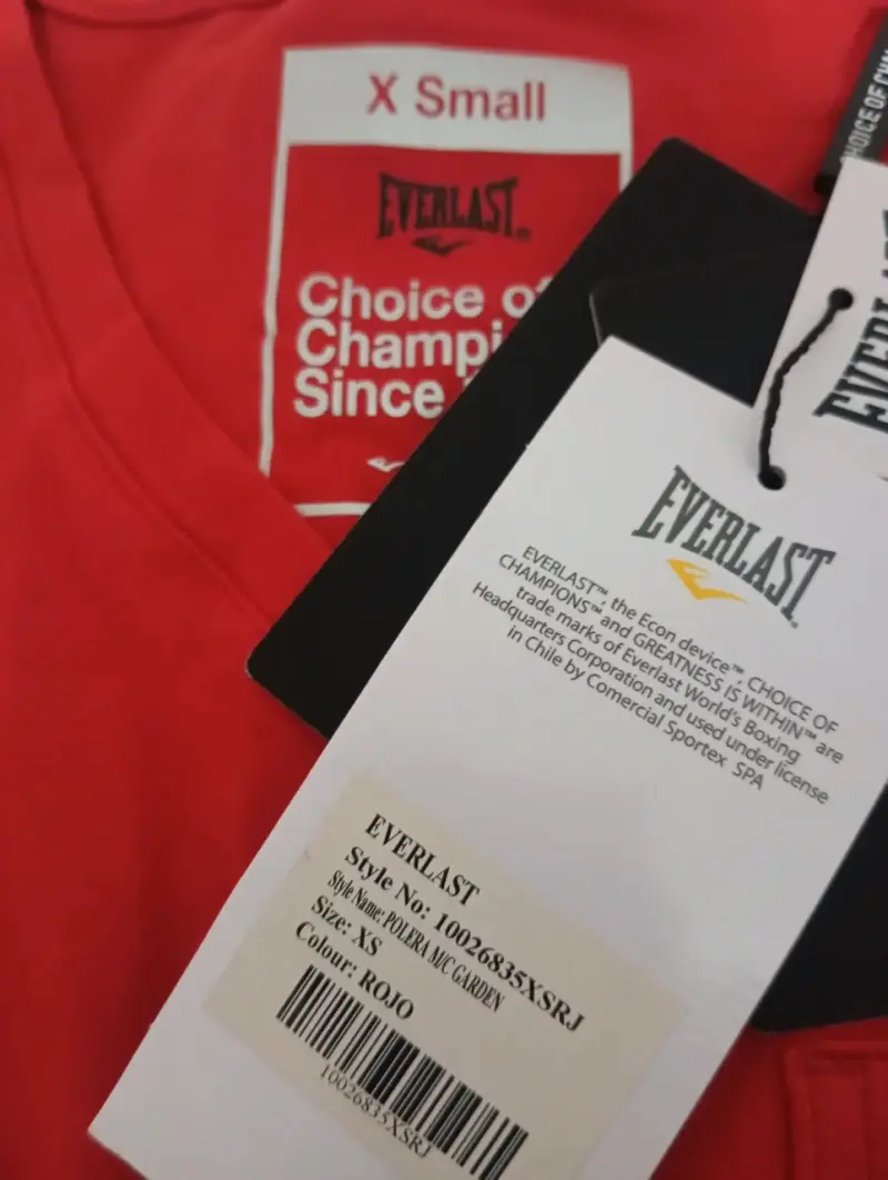 Polera roja Everlast con brillantes nueva - 2