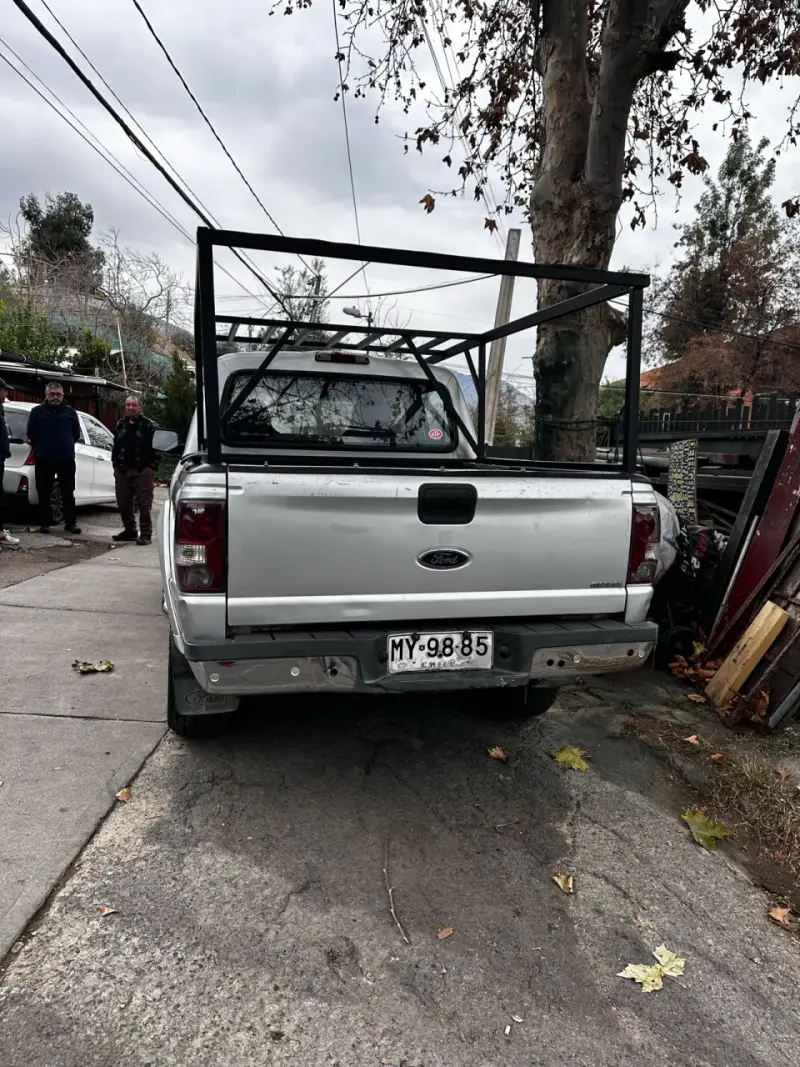 Camioneta Ford Ranger II XLT plateada usada - 2