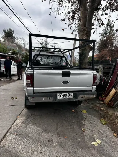 Camioneta Ford Ranger II XLT plateada usada - miniatura 2