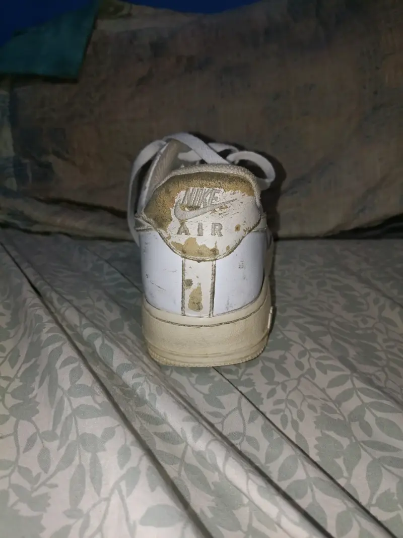 Zapatilla blanca Nike usada - 2