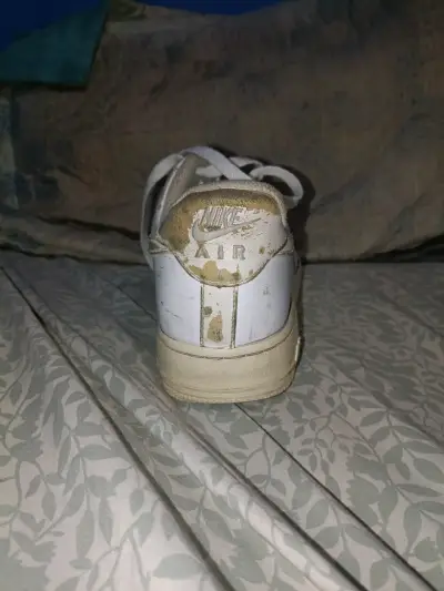 Zapatilla blanca Nike usada - miniatura 2
