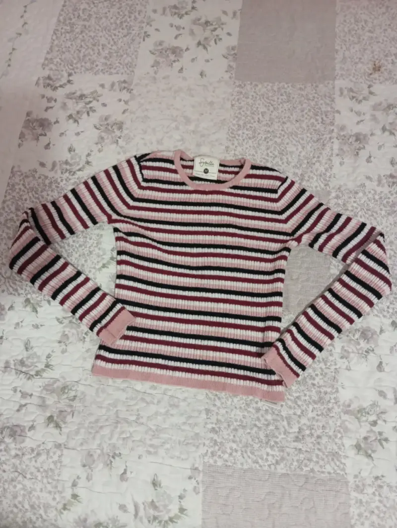 Suéter de rayas rosa y negro - 1