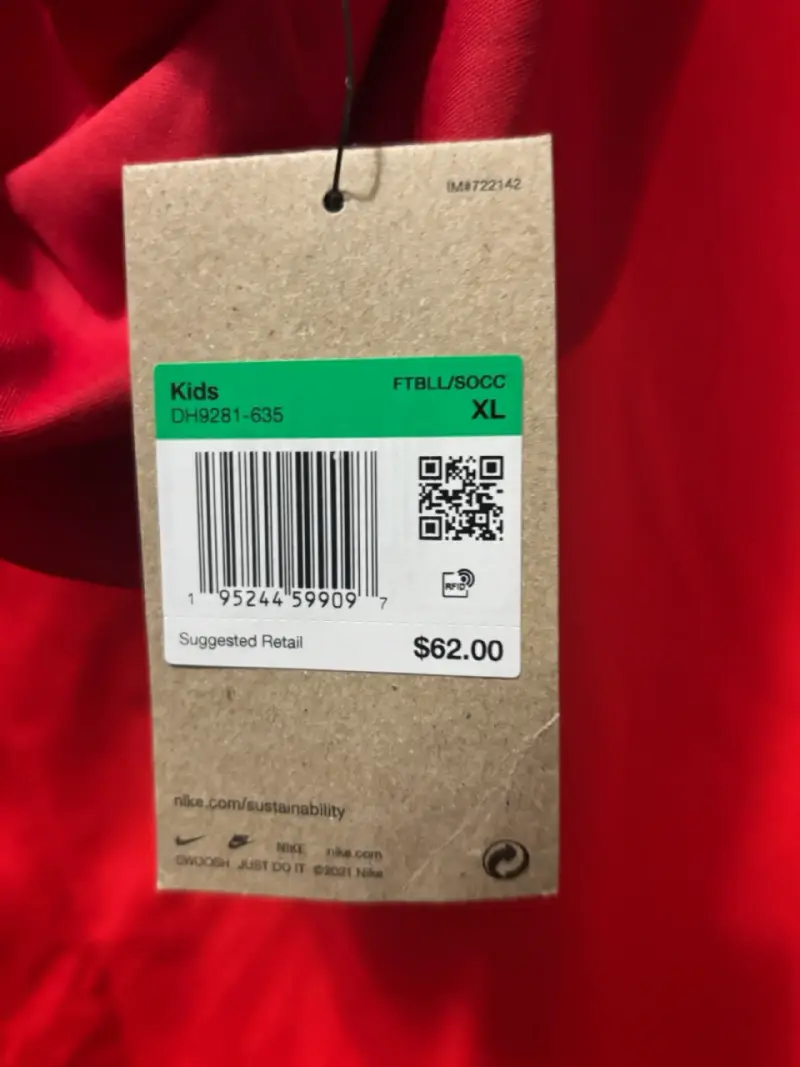 Polera deportiva roja Nike, Niño - 3