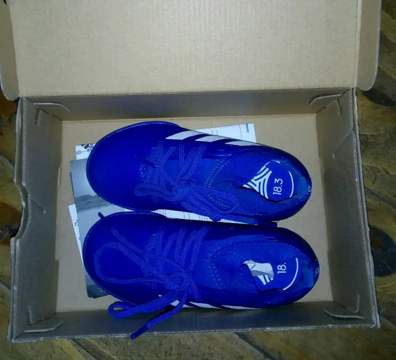 Zapatos fútbol niño. - 1