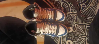 Zapatillas deportivas blancas y azules - miniatura 6