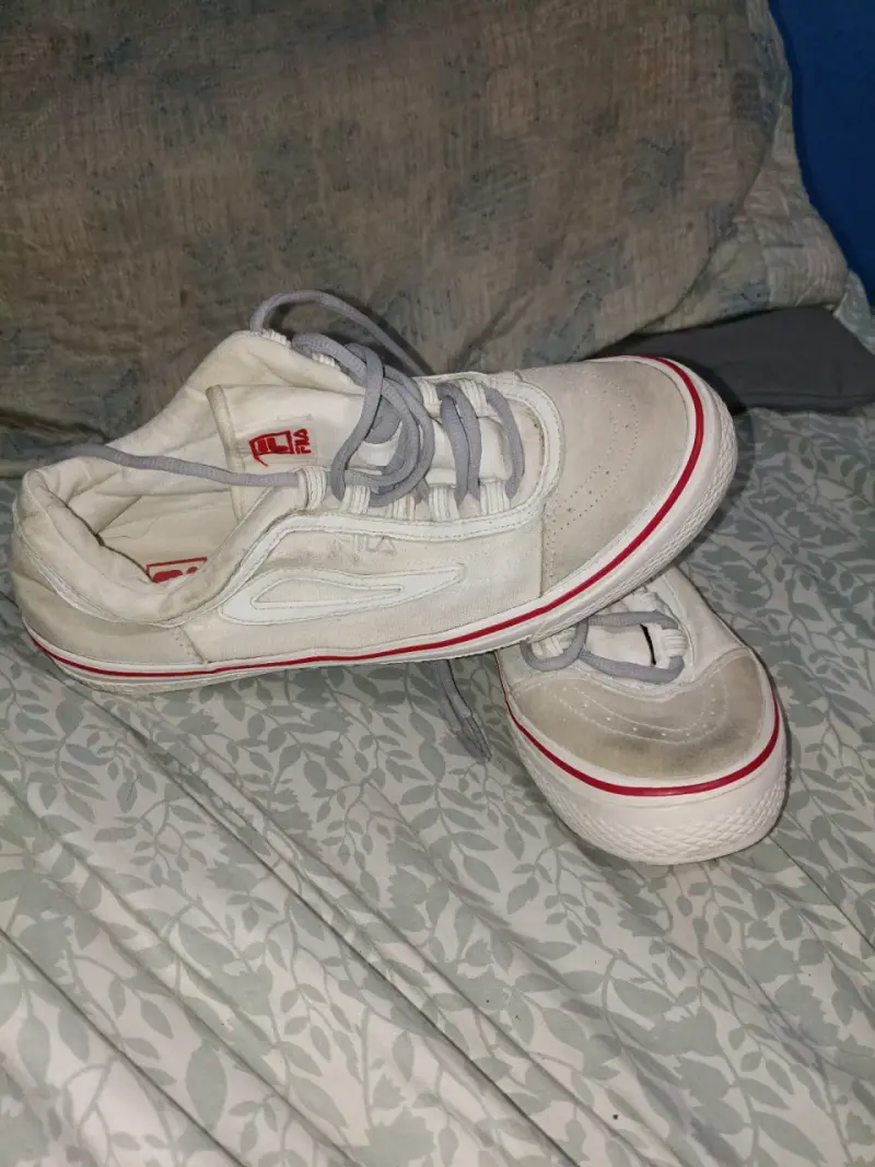 Zapatillas blancas estilo casual - 2