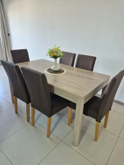 Comedor madera con 6 sillas - miniatura 1