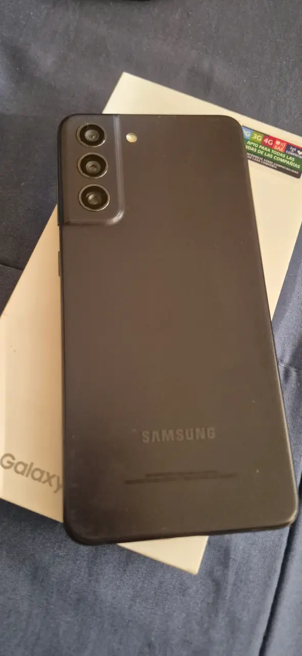 Samsung Galaxy S21 FE 5G - 2
