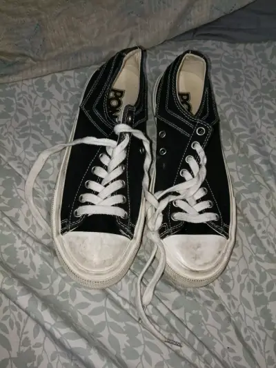Zapatillas negras altas usadas - miniatura 1
