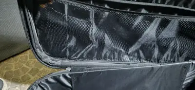 Maleta negra 23 kilos (detalles) - miniatura 3
