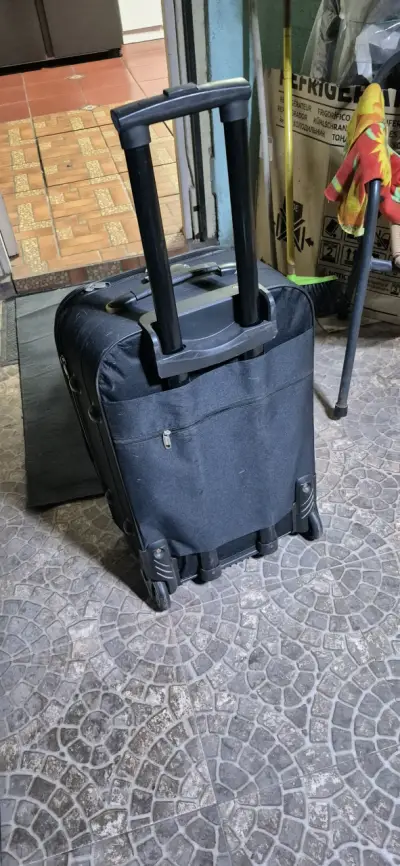 Maleta negra 23 kilos (detalles) - miniatura 5