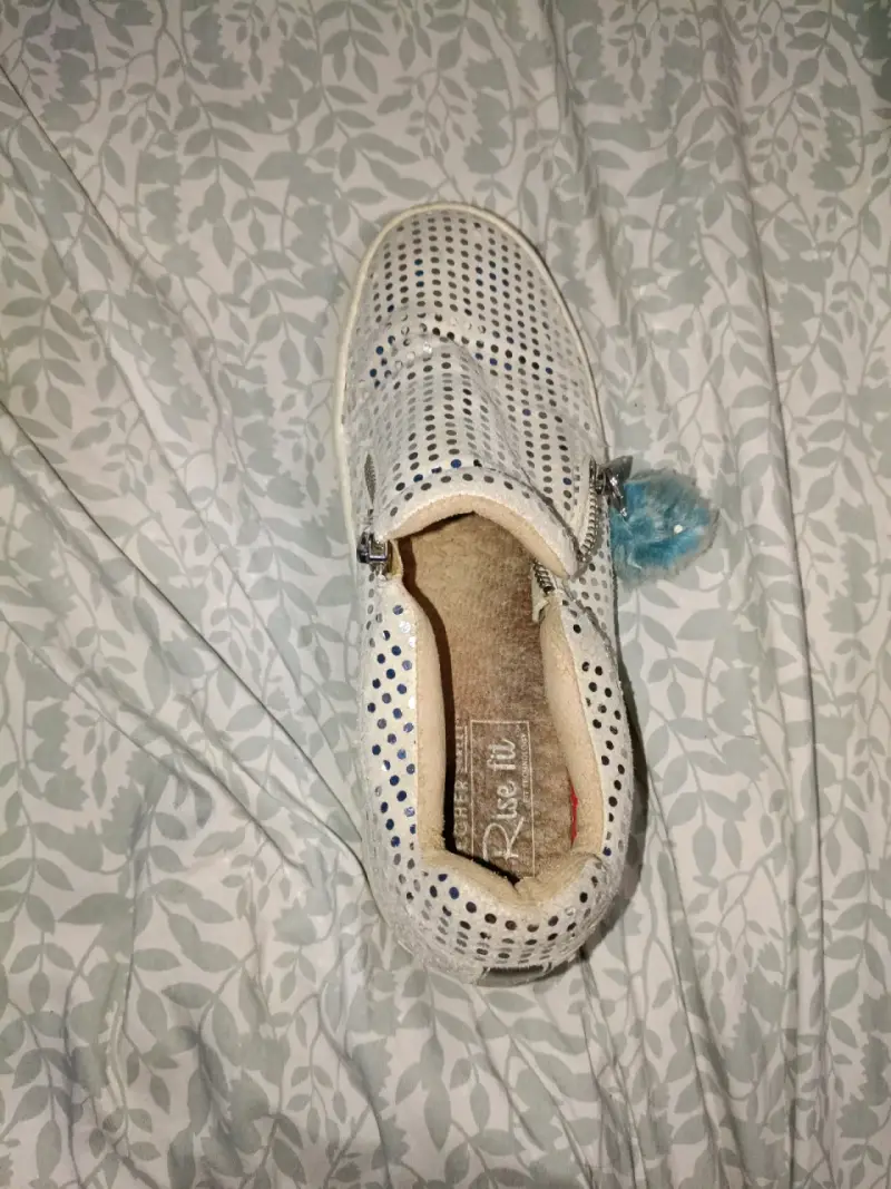 Zapatillas plateadas con pompones - 3