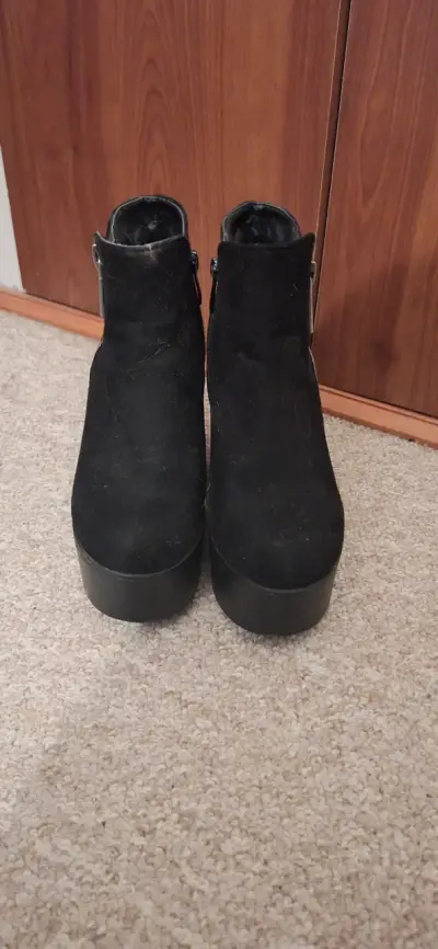 Botines negros con taco alto - miniatura 2