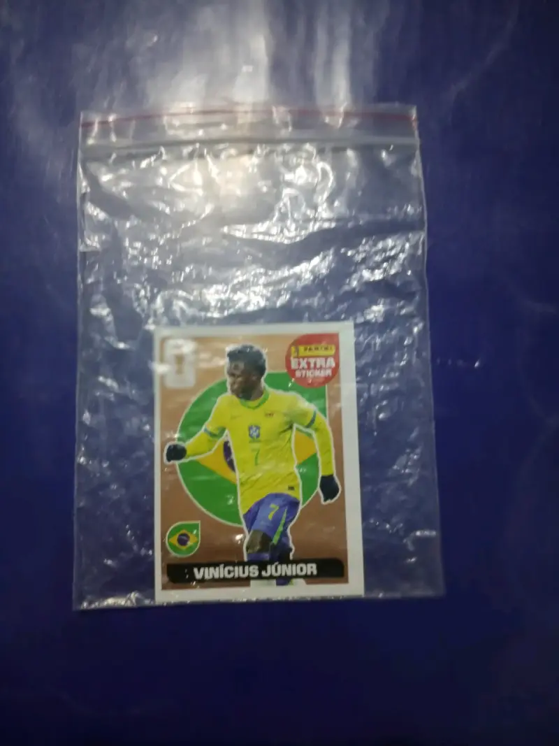 Lámina Extra Sticker Vinícius Júnior - 4