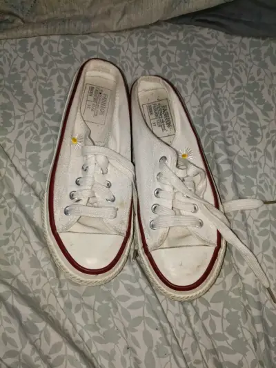 Zapatillas blancas tipo lona - miniatura 1