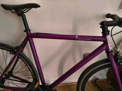 Bicicleta fixie morada - miniatura 3