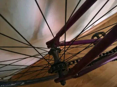 Bicicleta fixie morada - miniatura 5