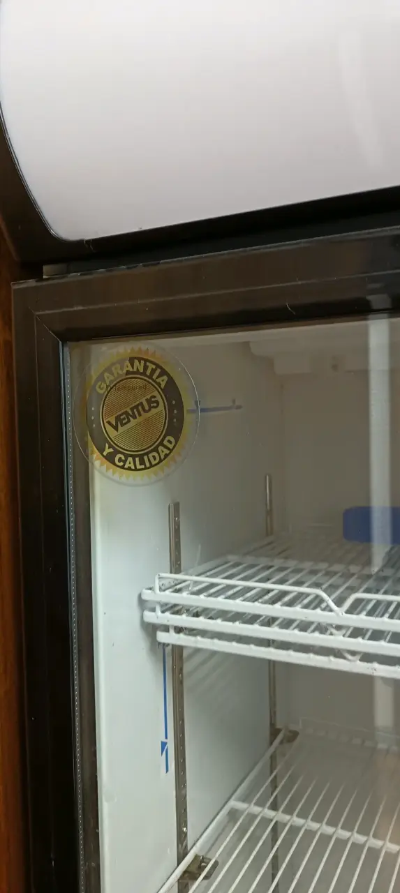 Refrigerador exhibidor Ventus - 4