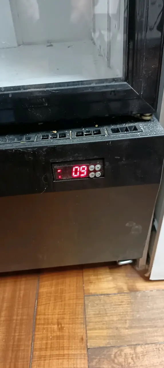 Refrigerador exhibidor Ventus - 6