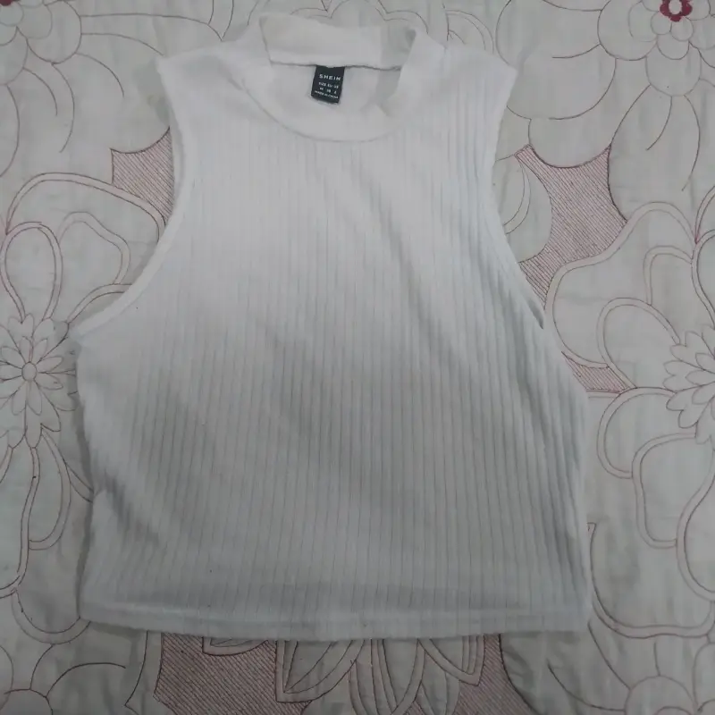Polera sin mangas blanca - 1