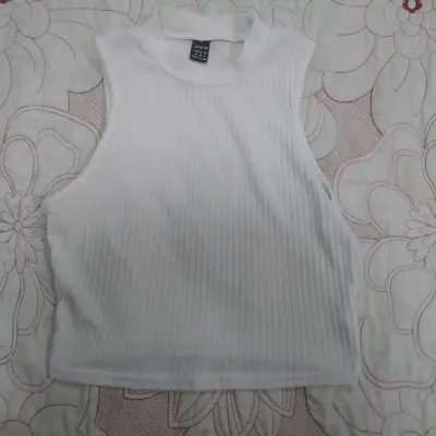 Polera sin mangas blanca - miniatura 1