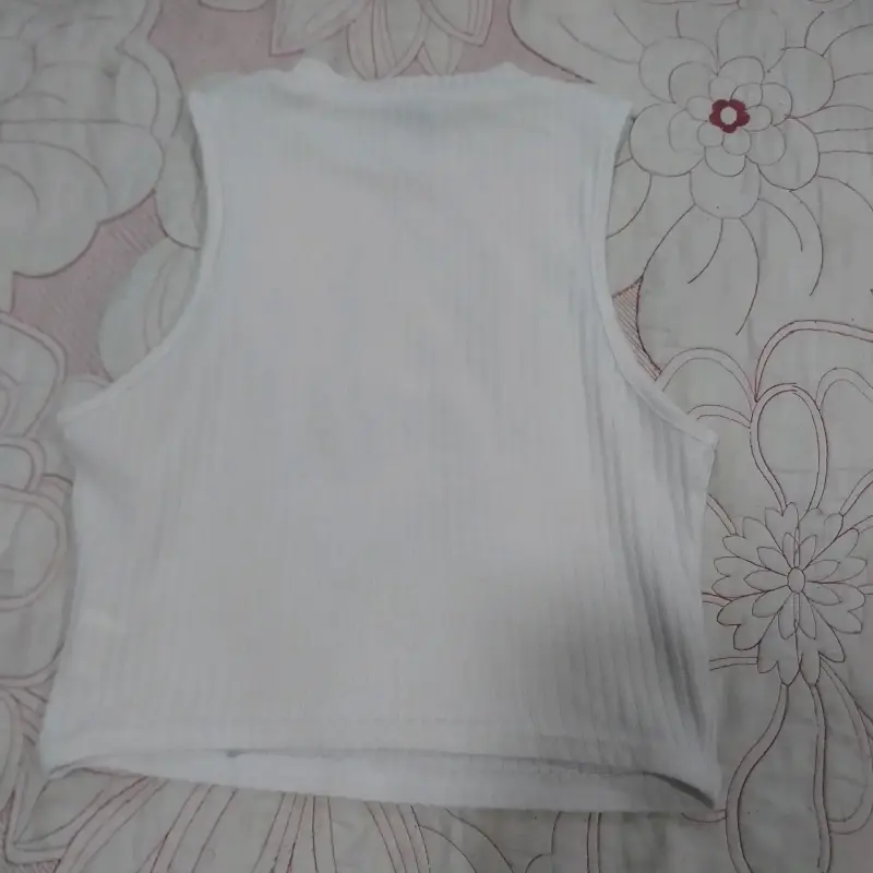 Polera sin mangas blanca - 2
