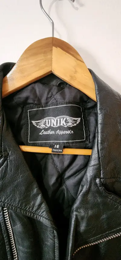 Chaqueta de cuero negra - miniatura 3