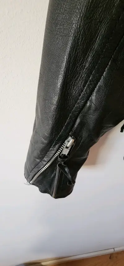 Chaqueta de cuero negra - miniatura 5