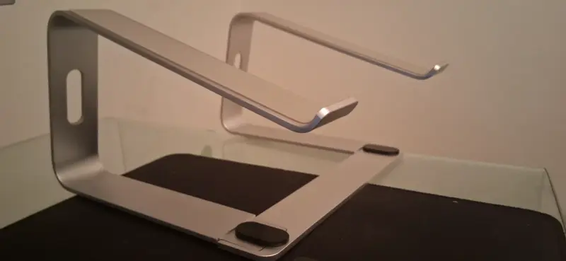 Soporte para laptop de aluminio