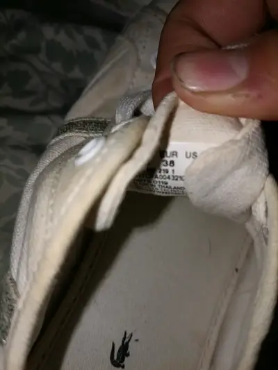 Zapatillas blancas usadas - miniatura 3