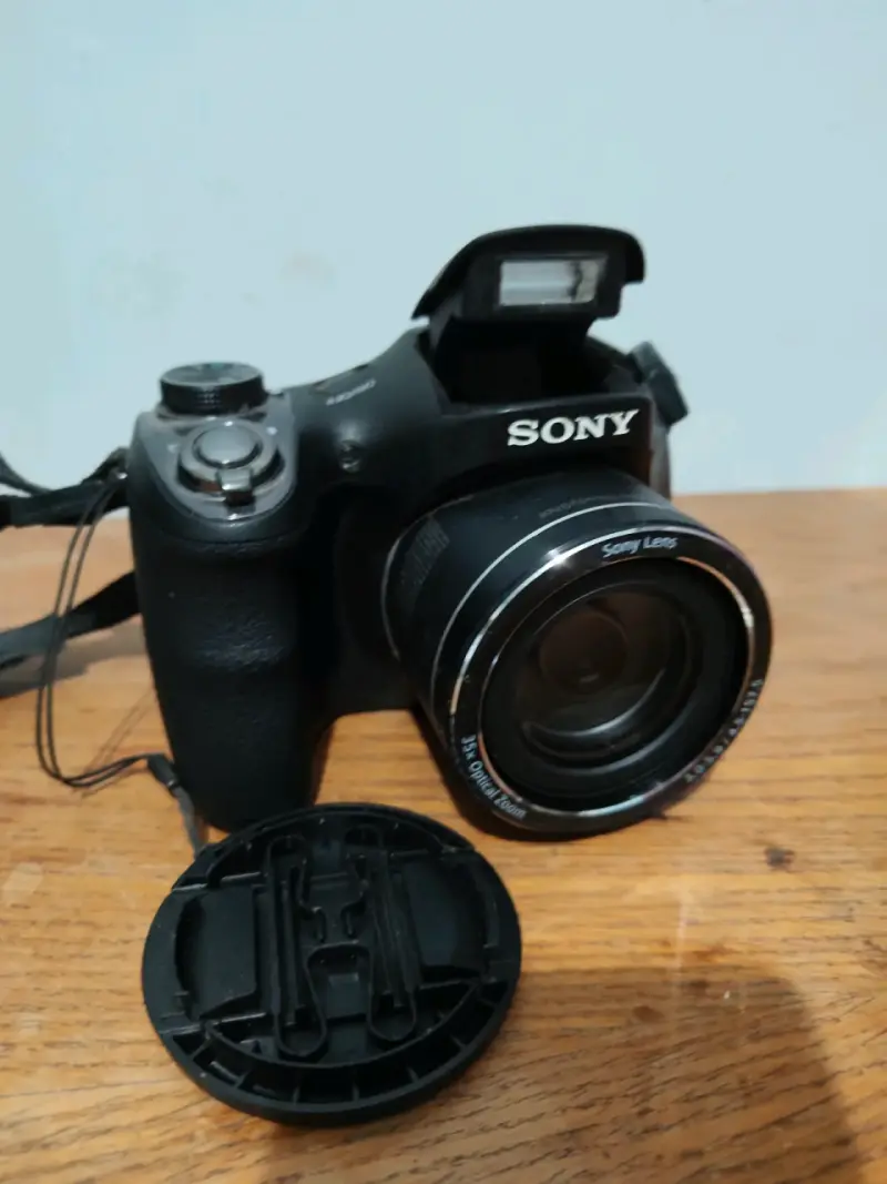 Cámara Sony con lente óptico 35x modelo DSC H 300 - 3