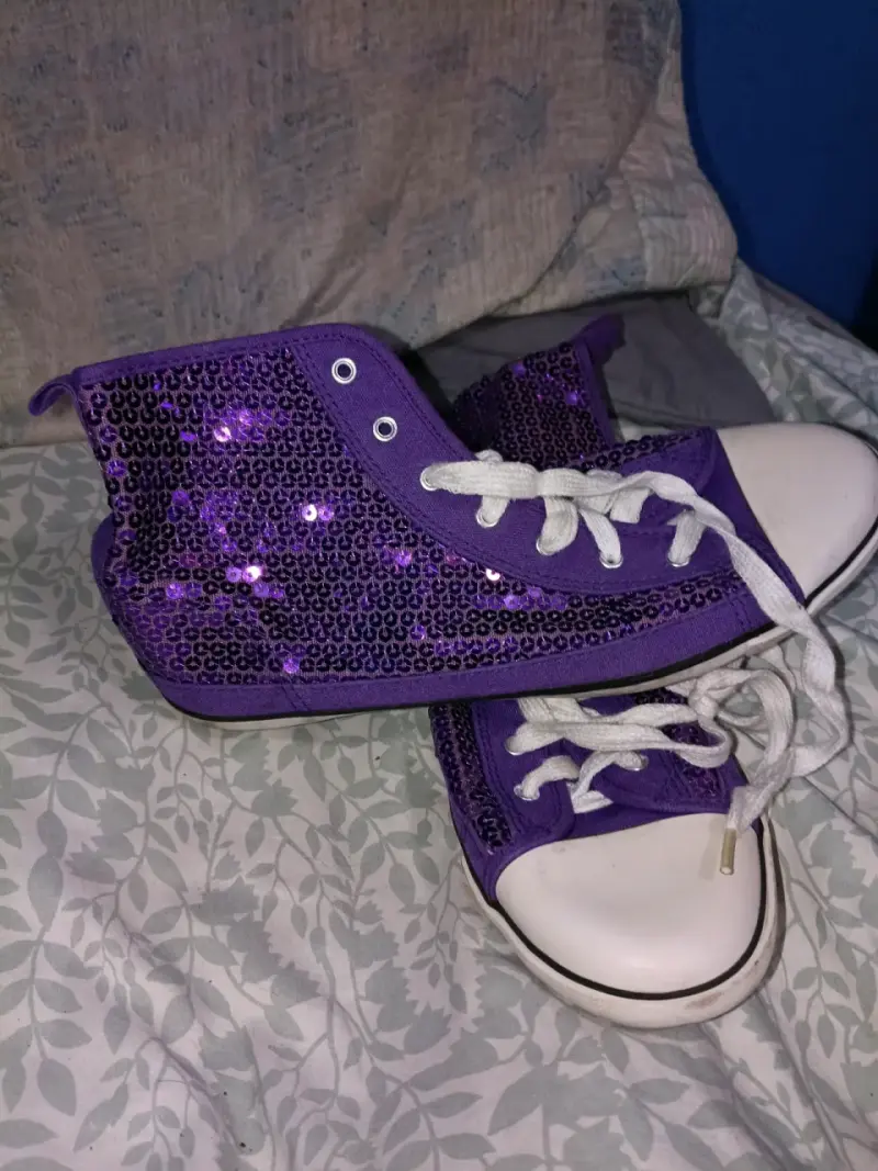 Zapatillas moradas con lentejuelas - 2