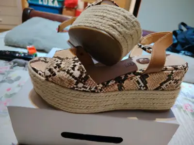 Sandalias plataforma estilo serpiente - miniatura 2