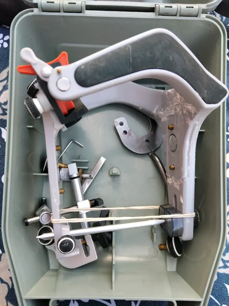 Articulador dental - 1